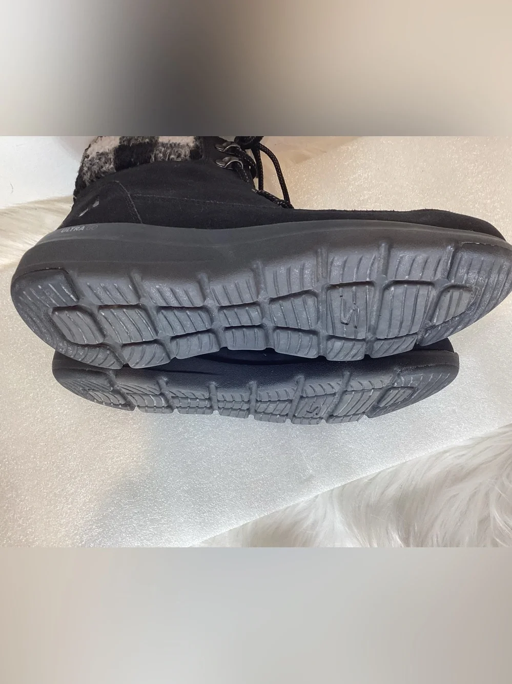 Skechers On-the-GO Glacial Ultra Timber Bootie 7.5 Black
